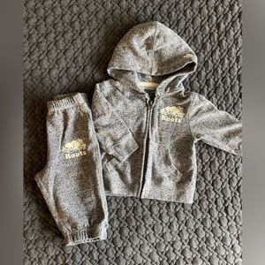Roots Baby • grey 2 piece sweatsuit • 6-12m